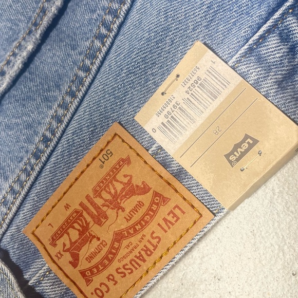 Levi's 501 Distressed Jean Shorts-NWT! - Picture 9 of 9
